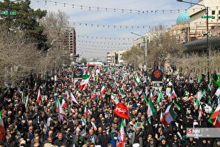 تشییع پیکر مطهر دو شهید ناوشکن دنا در مشهد مقدس