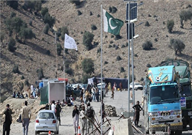 کشته شدن بیش از ۱۷ غیرنظامی در حمله هوایی پاکستان به شرق افغانستان