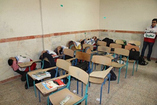 مانور زلزله در ۳۷۵۰ مدرسه اصفهان اجرا شد