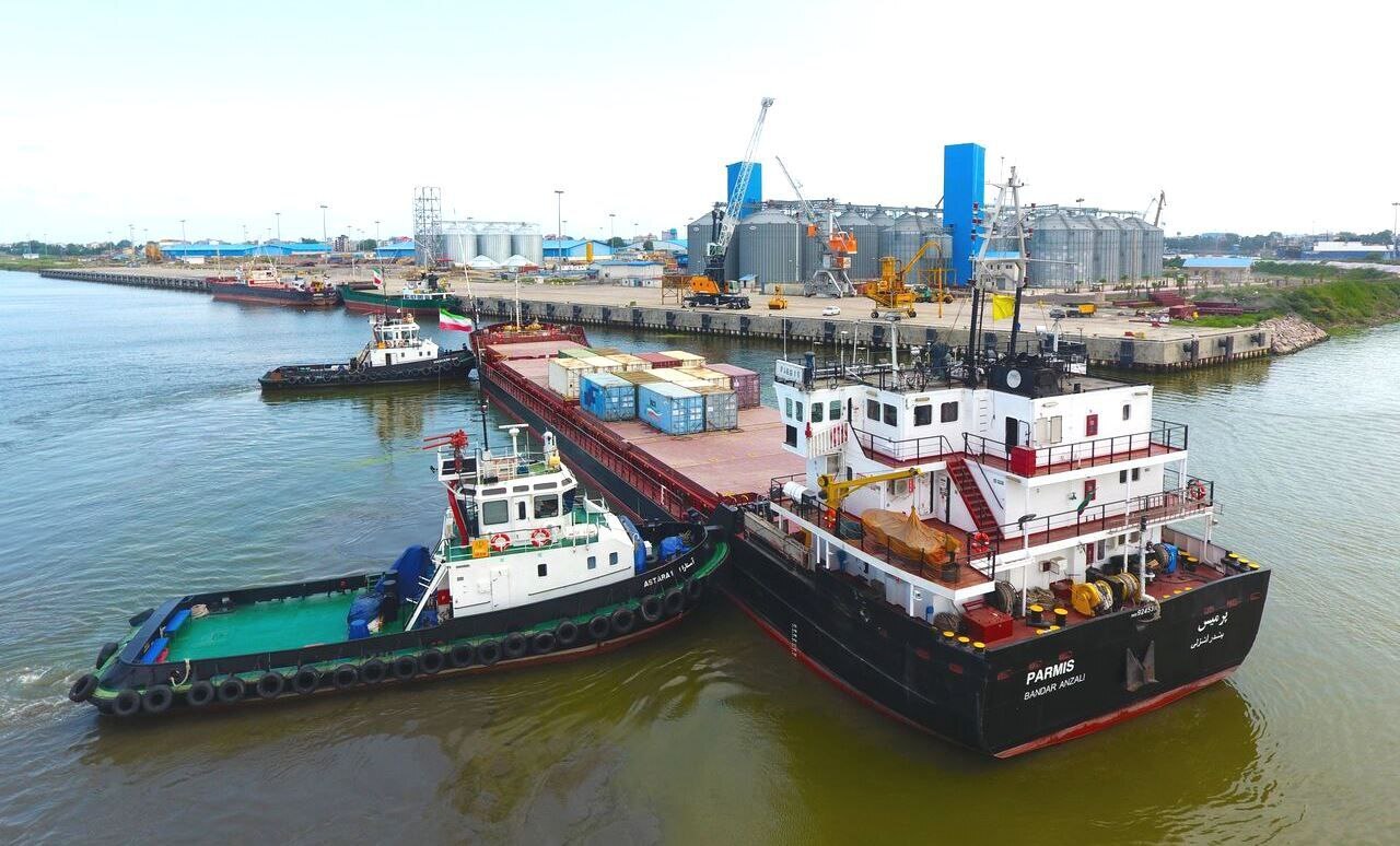 رشد ۱۴ درصدی صادرات کالا از مجتمع بندری انزلی