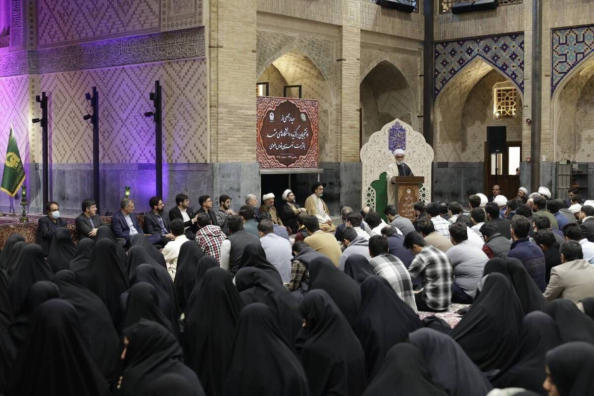 دانشجویان کاروان علم و پیشرفت کشور را با همت بلند به پیش برانند | دشمنان از آغاز انقلاب درصدد خاموشکردن صدای حقانیت ملت ایران بودهاند