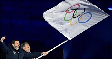 تحویل رسمی پرچم المپیک زمستانی از ایتالیا به فرانسه برای ۲۰۳۰