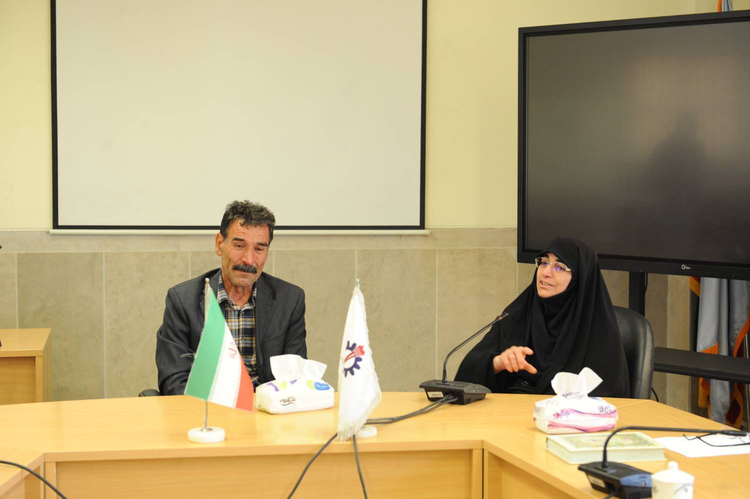 حضور خانواده مرحوم محمدمهدی محمدی در دانشگاه علم و صنعت ایران/ علت فوت در دست بررسی + تصاویر