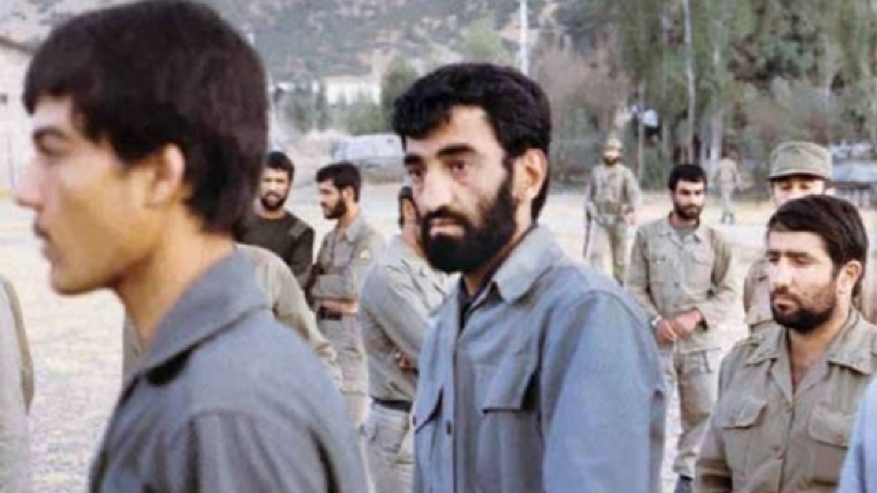 قصه ی چشم انتظاری مادر حاج احمد/زندگینامه و مجاهدت های جاوید الاثر حاج احمد متوسلیان قصه ی چشم انتظاری مادر حاج احمد/زندگینامه و مجاهدت های جاوید الاثر حاج احمد متوسلیان