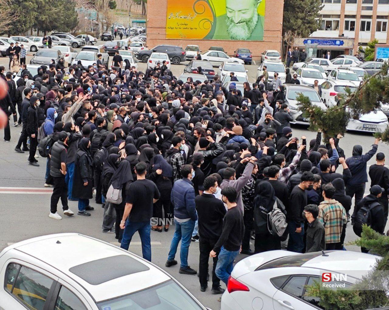 صدای دانشجویان در دانشگاه&zwnj;ها: دهان هتاکان به مقدسات را خرد می&zwnj;کنیم! + فیلم