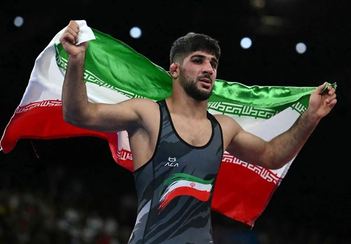 نگاه ویژه کادر فنی به دو قهرمان جهان کشتی فرنگی