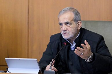 انتقاد رئیس جمهور از اتاق‌های بزرگ مدیریتی در دستگاه‌های دولتی + فیلم