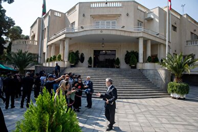 دوست داشتیم آقای همتی را در حیاط دولت ببینیم/ اگر اوضاع تحت کنترل است چرا مردم از خروجی کارگروه معیشت و رفاه  بی‌‎خبرند؟! + فیلم