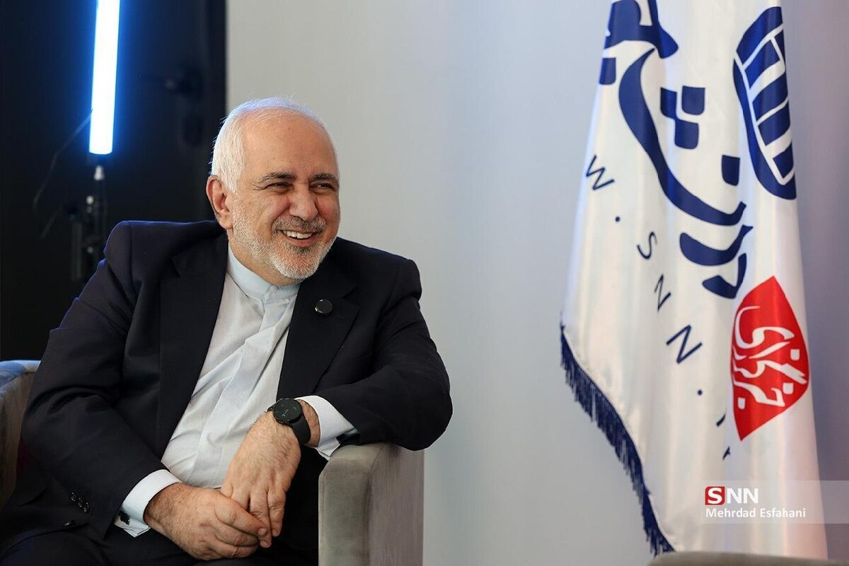 ظریف: یک ذره از آب و خاک ایران در جمهوری اسلامی از بین نرفت / تنها کشوری هستیم که به یک پایگاه آمریکایی موشک زدیم+فیلم