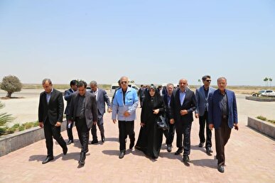  وزیر کار برای بررسی وضعیت حادثه بندر شهید رجایی وارد بندرعباس شد