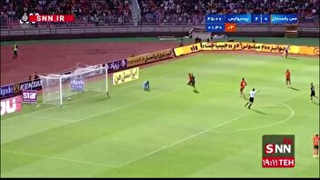 گل سوم پرسپولیس توسط علیپور در دقیقه ۴۵