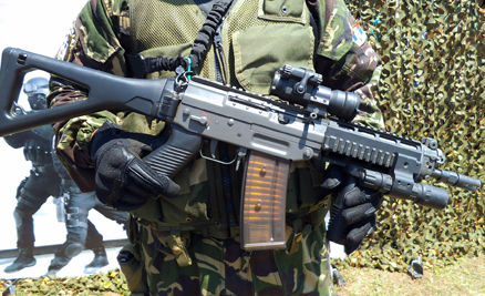 معرفی تسلیحات حاضر در بازی کانتراسترایک1.6 در دنیای واقعی/ چرا کانتر همچنان در لیست محبوب ترین بازی های ایران است؟