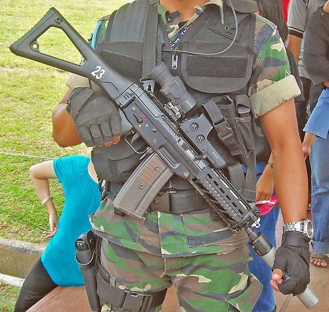 معرفی تسلیحات حاضر در بازی کانتراسترایک1.6 در دنیای واقعی/ چرا کانتر همچنان در لیست محبوب ترین بازی های ایران است؟