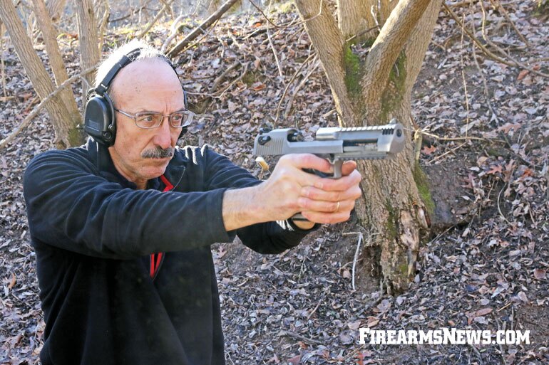 معرفی تسلیحات حاضر در بازی کانتراسترایک1.6 در دنیای واقعی/ چرا کانتر همچنان در لیست محبوب ترین بازی های ایران است؟