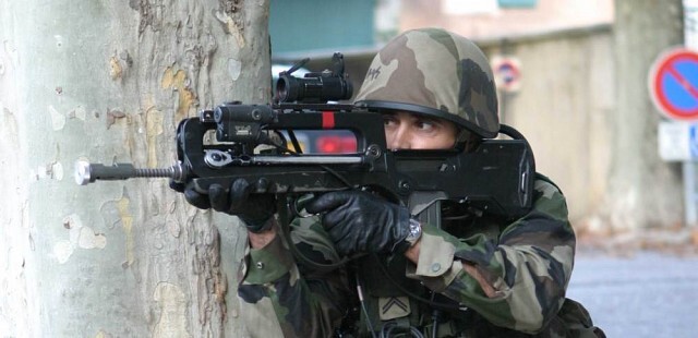 معرفی تسلیحات حاضر در بازی کانتراسترایک1.6 در دنیای واقعی/ چرا کانتر همچنان در لیست محبوب ترین بازی های ایران است؟