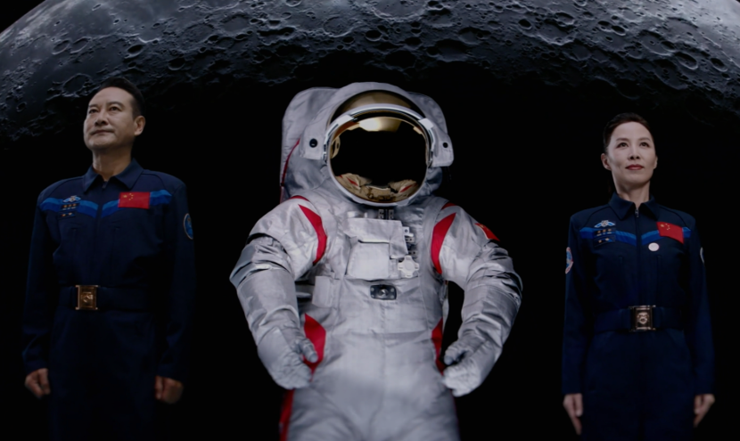 رقابت بین چین و آمریکا به ماه کشیده شد! /وقتی دو غول فضایی، تکنولوژی خود را در ساخت لباس&zwnj;های مخصوص ماه&zwnj;نوردی به رخ می&zwnj;کشند