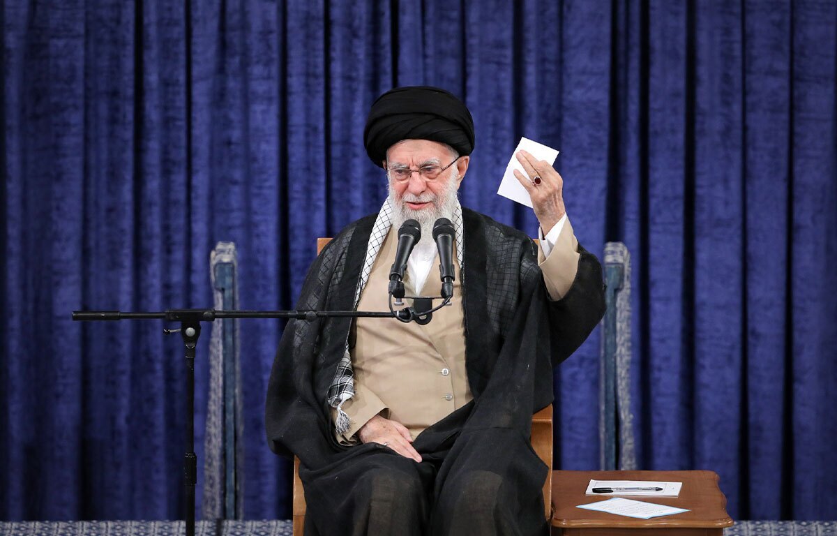 اشاره نمادین رمی جمرات این است که شیطان را هر جا بود بزن/ رمی جمرات یعنی شیطان را بشناس و بزن