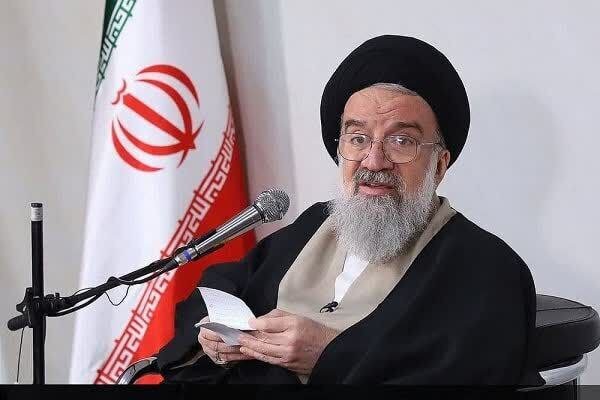 آیت الله خاتمی: حوزه مشعل هدایت الهی در زمان طاغوت را روشن نگه داشت