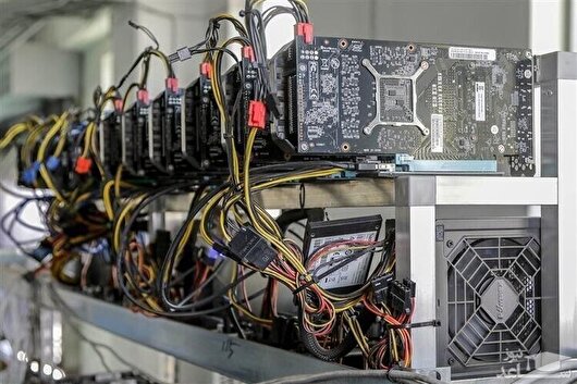 ضبط ۱۴ دستگاه ماینر قاچاق در مهاباد