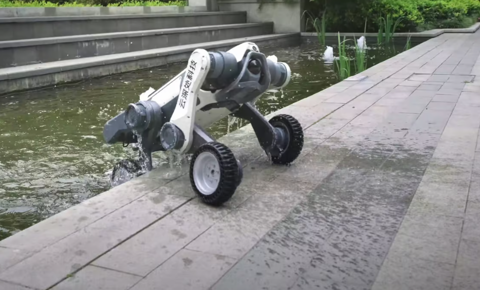 ربات چینی M20: قدرتی بی&zwnj;مانند در دل طبیعت وحشی/ ام 20 در طوفان دریا شنا میکند و در میانه شن های صحرا و گل و لای باتلاق بدون محدودیت تردد میکند