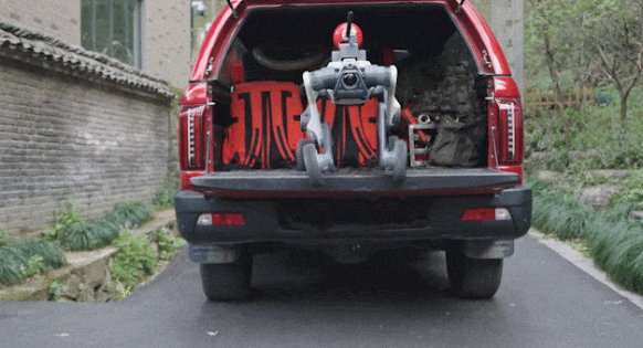 ربات چینی M20: قدرتی بی&zwnj;مانند در دل طبیعت وحشی/ ام 20 در طوفان دریا شنا میکند و در میانه شن های صحرا و گل و لای باتلاق بدون محدودیت تردد میکند