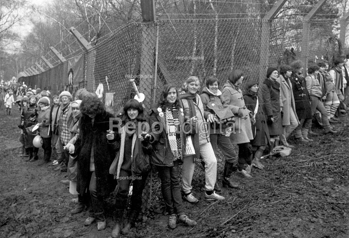 سفری به معروف ترین پایگاه های نظامی رها شده تاریخ/ از تونل&zwnj;های مخفی و جزایر متروک، کاوشی در رازهای خفته