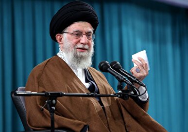 رهبر انقلاب: حوزه صرفاً یک موسسه تدریس و تدرس نیست بلکه مجموعه‌ای از کارکرد‌های اجتماعی و سیاسی است + فیلم