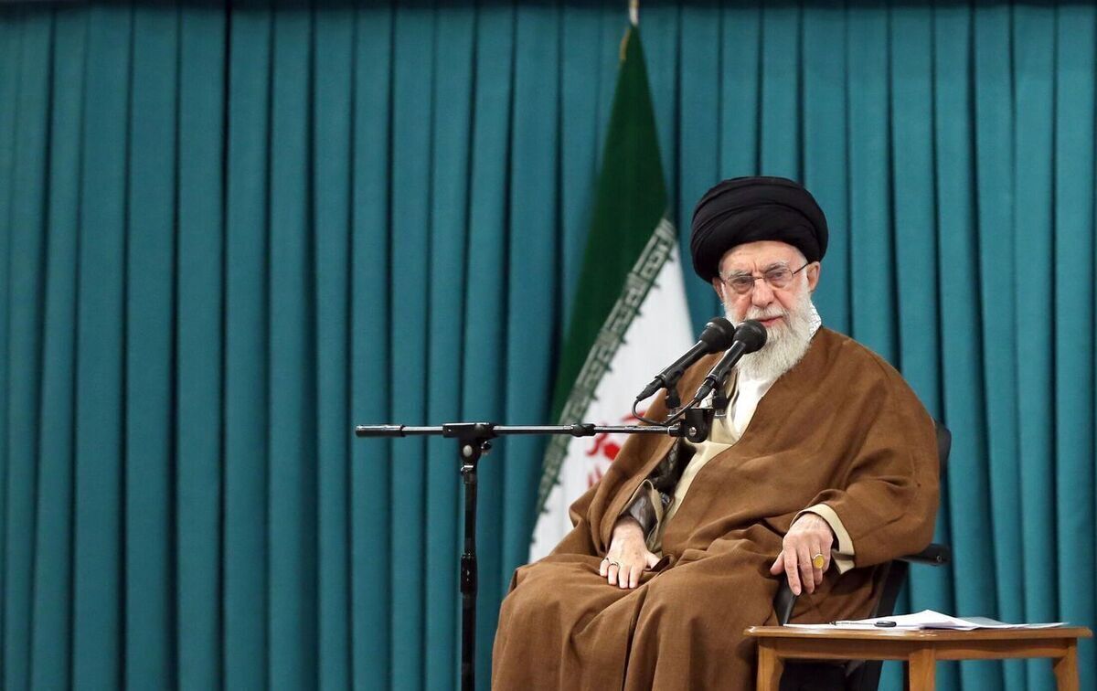 رهبر انقلاب: حوزه موظف به بلاغ مبین است/ ایجاد تناسب میان آوردههای تبلیغی با واقعیتهای فکری و فرهنگی مردم به ویژه جوانان مهم است؛ در این بخش حوزه دچار مشکل است + فیلم