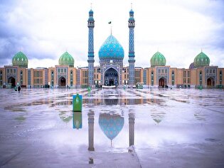 مسجد جمکران به استقبال میلاد امام رضا (ع) رفت