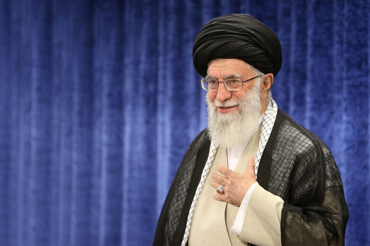 رهبر انقلاب: کار بزرگ دانشگاه آن است که با همکاری حوزه محتوای اندیشه دینی را در قالبهای متناسب ارائه کند + فیلم