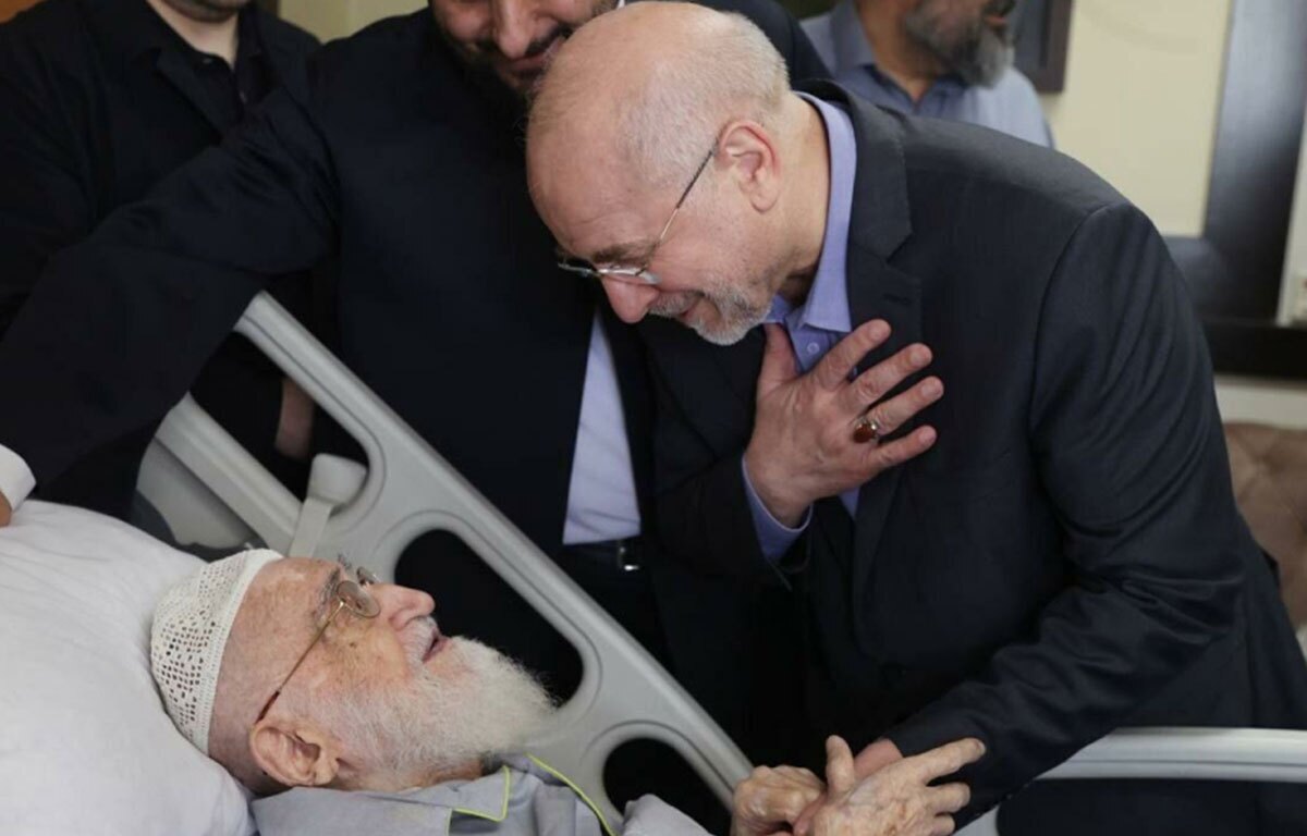 محمدباقر قالیباف رئیس مجلس شورای اسلامی با حضور در یکی از بیمارستانهای تهران، از آیتالله نوری همدانی عیادت کرد
