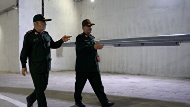 سر لشکر سلامی: هر نقطه ای در هر سرزمینی که مبدا تهاجم به ما بشود آن نقطه برای ما مقصد تهاجم خواهد بود / با دست های پر در مقابل دشمنانمان ایستاده‌ایم + فیلم