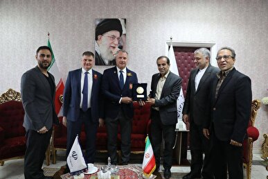 دیدار مدیر کل فدراسیون هاکی روی یخ روسیه با مدیر کل امور بین الملل وزارت ورزش و جوانان