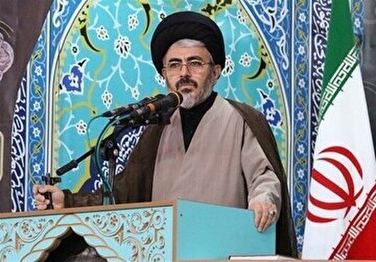 سبک زندگی رضوی باید در جامعه نهادینه شود