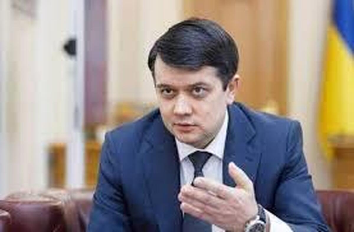 زلنسکی در انتخابات  ۱۰۲% رأی می‌آورد! + فیلم