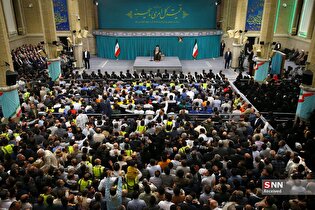 دیدار هزاران نفر از کارگران سراسر کشور با رهبر انقلاب اسلامی