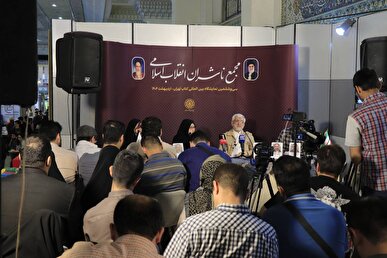 جلیلی: مسائل مهم را به یک توییت تنزل ندهیم/ مطالعه، راه جلوگیری از محتوای زرد