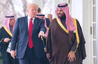 ترامپ با استقبال رسمی بن سلمان وارد ریاض شد + فیلم