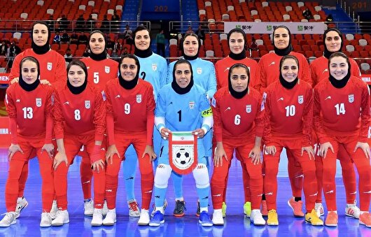 جشن دختران فوتسال ایران پس از صعود به نیمه‌نهایی جام ملت‌های آسیا