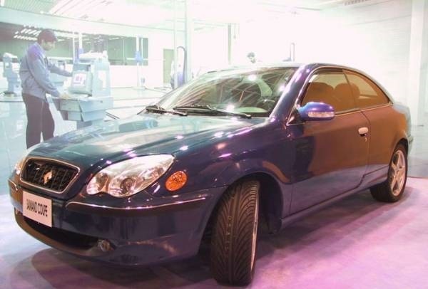 نگاهی به برخی خودروهای شکست خورده ایرانی/ از سمند وانت و رودستر آنا تا خودروی نظامی نور