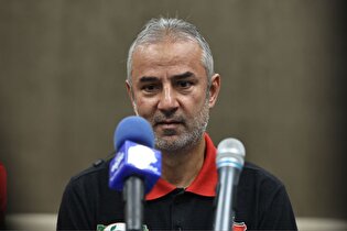 کارتال: جایی که من کار کنم هیچکس نمی تواند باند درست کند / برای برد بازی می‌کنیم و منتظر توقف سپاهان می‌مانیم