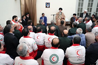 رهبر انقلاب: احساس وظیفه ما در قبال ظلم، وحشی‌های غربی ادکلن و کراوات زده را وادار به دشمنی با ما می‌کند/ باطل رفتنی است اما اینطور نیست که بنشینیم تا آب شود