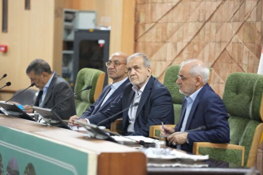 لزوم جذب سرمایه‌گذار و توسعه کارآفرینی/ترامپ نمی‌تواند بر اراده ملت ایران غلبه کند