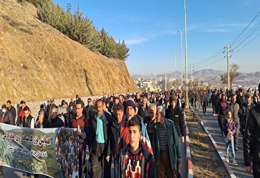 پیاده‌روی خانوادگی به‌ مناسبت سالگرد سفر رهبری در سنندج برگزار شد