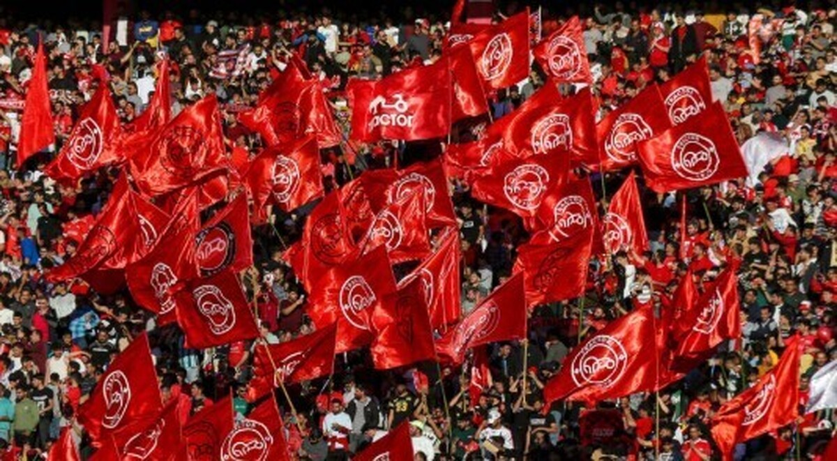 برگزاری جشن قهرمانی تراکتور در ورزشگاه یادگار امام تبریز
