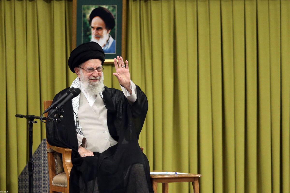 رهبر انقلاب: بعضی از حرفهای ترامپ لایق جواب دادن نیست / آمریکا از منطقه باید برود و خواهد رفت + فیلم