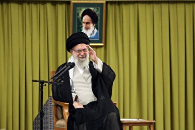 رهبر انقلاب: بعضی از حرف‌های ترامپ لایق جواب دادن نیست؛ این‌قدر سطح حرف پایین است که مایۀ سرافکندگیِ او و ملت آمریکاست + فیلم