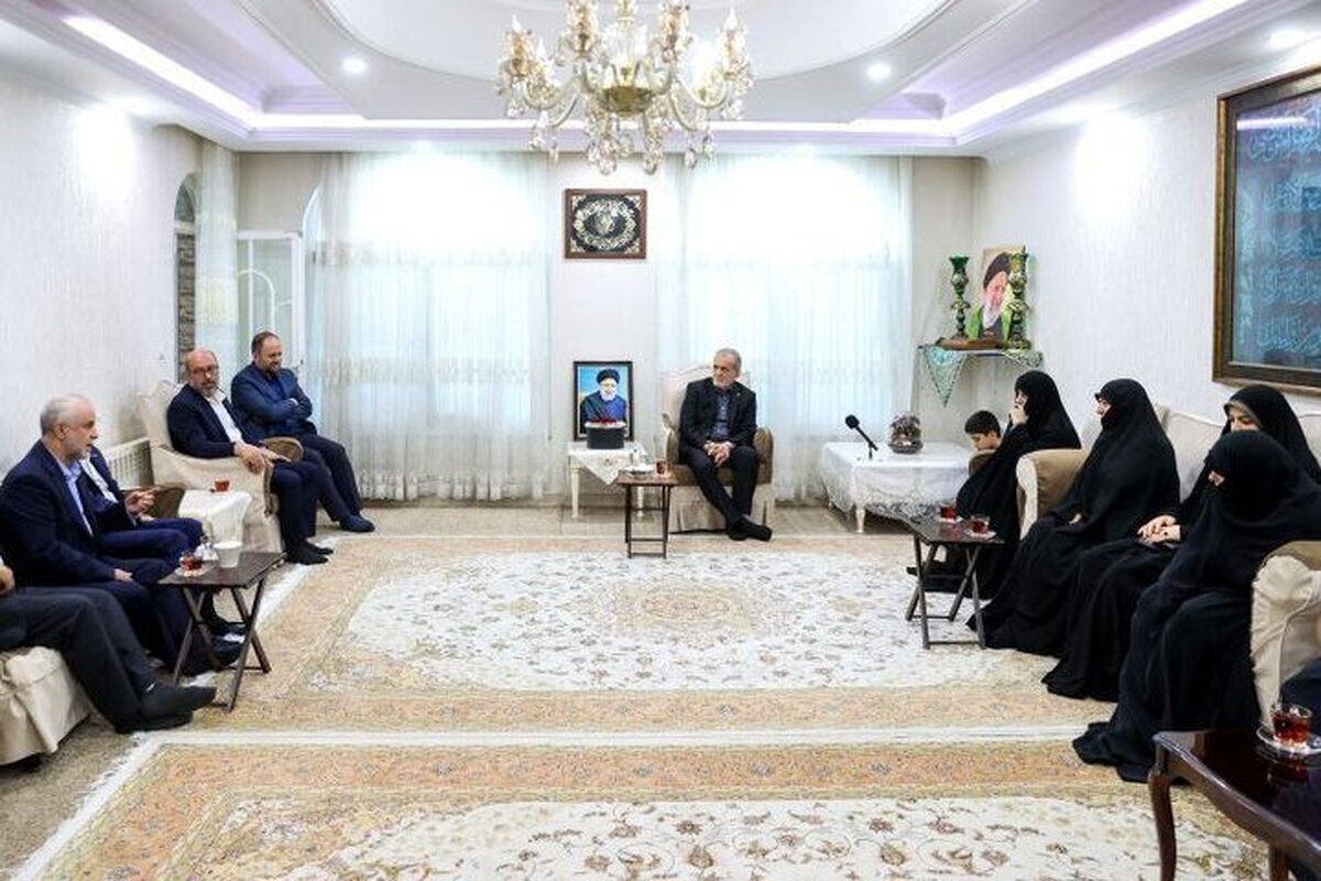 دیدار رئیسجمهور پزشکیان با خانواده شهدای خدمت