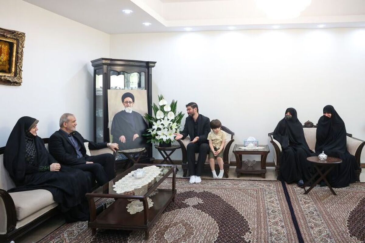 دیدار دکتر پزشکیان با خانواده امام جمعه فقید تبریز و سرتیم حفاظت شهید رئیسی