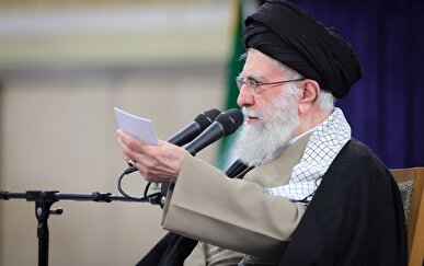 رهبر انقلاب: اینکه آمریکایی‌ها بگویند به ایران اجازه غنی‌سازی نمی‌دهیم، غلط زیادی است / گمان نمی‌کنیم مذاکرات به نتیجه برسد و نمی‌دانیم چه خواهد شد + فیلم